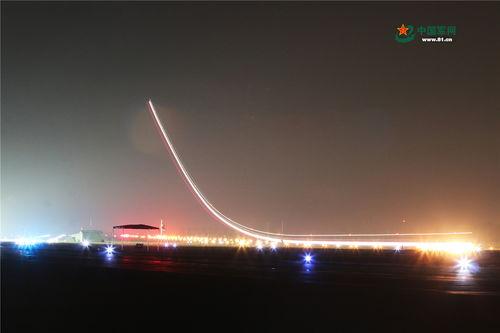 夜间飞行 在线观看,揭秘夜间飞行的神秘之旅 第2张 夜间飞行 在线观看,揭秘夜间飞行的神秘之旅 第2张