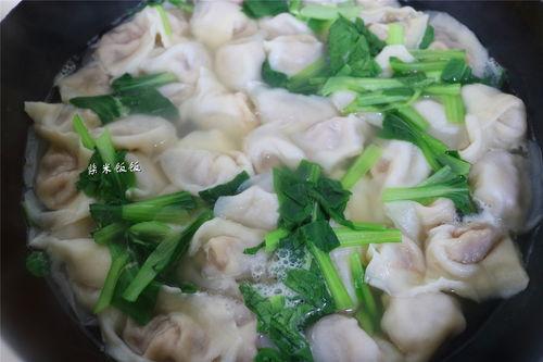 网友爆料馄饨视频,馄饨制作过程大揭秘! 第2张 网友爆料馄饨视频,馄饨制作过程大揭秘! 第2张